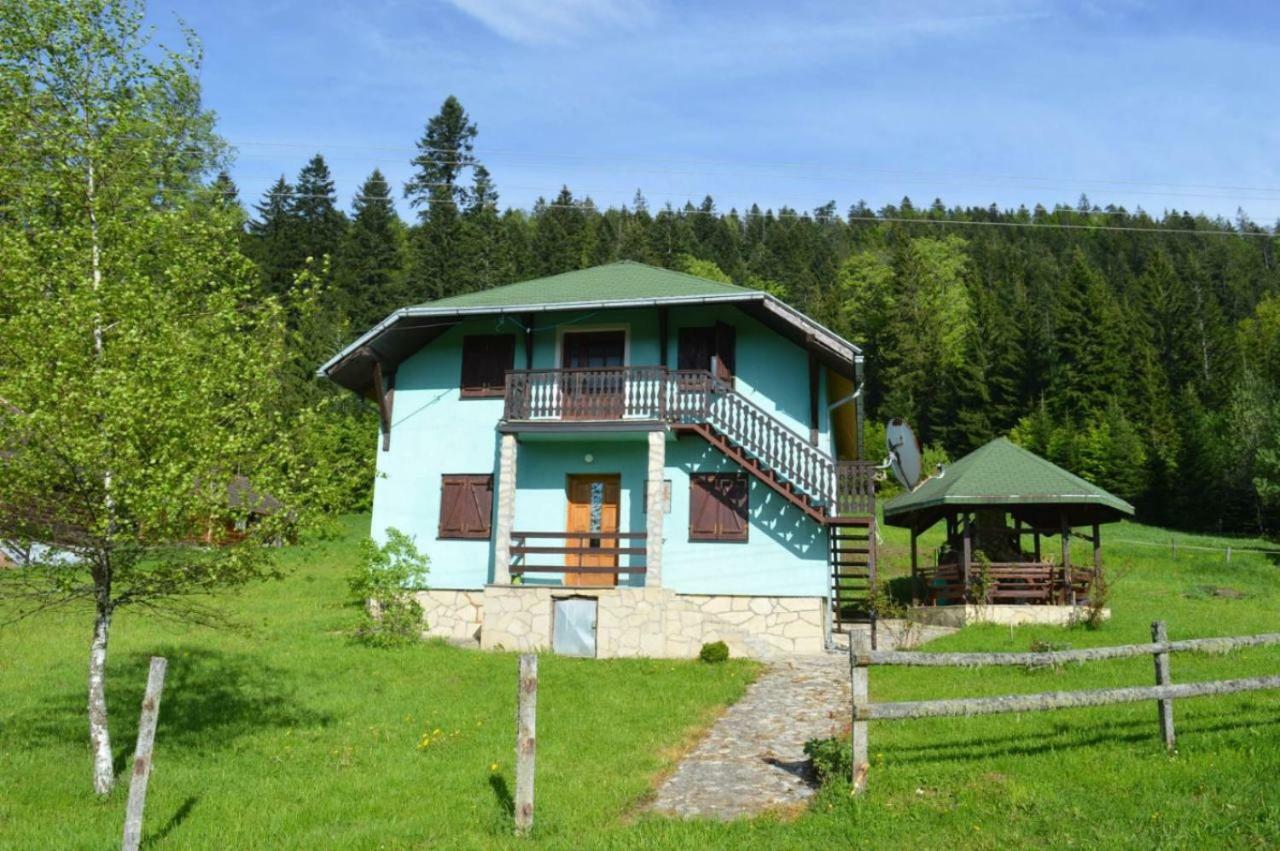 Mystic Forest Hostel Mitrovac Bagian luar foto